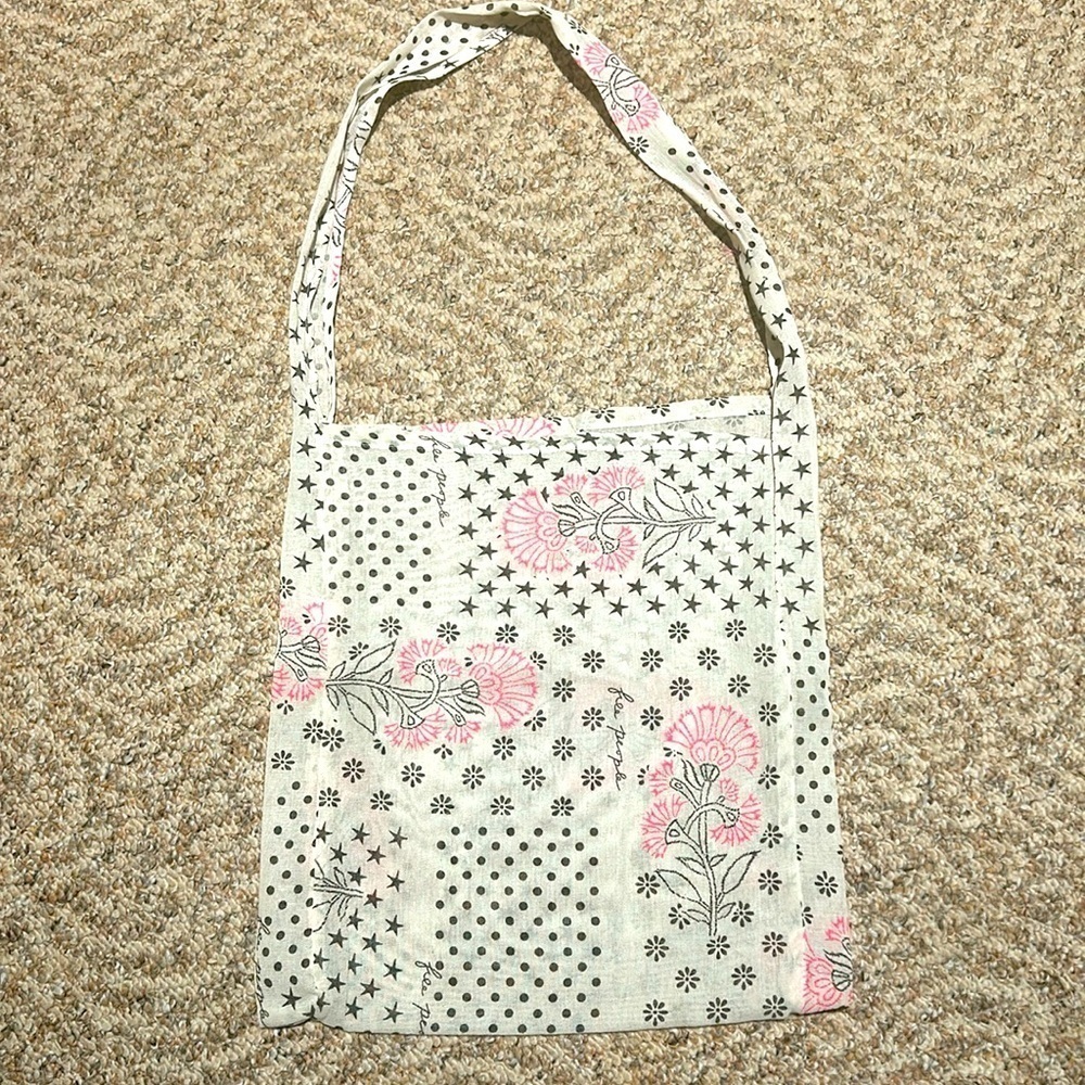 💥 2/$10 
Free People 14”x15” Linen Reusable Tote Bag NWOT